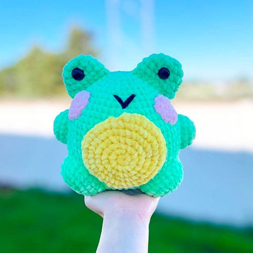 Chunky Plush Crochet Frog Amigurumi Free PDF Pattern