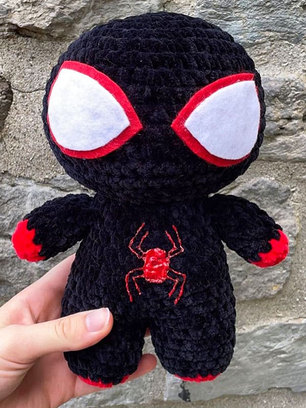 Free Crochet Plush Spiderman Amigurumi Pattern