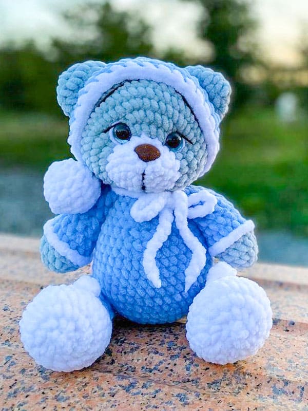 Free crochet teddy bear in pajamas pattern