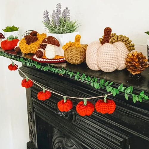 crochet-pumpkin-garland