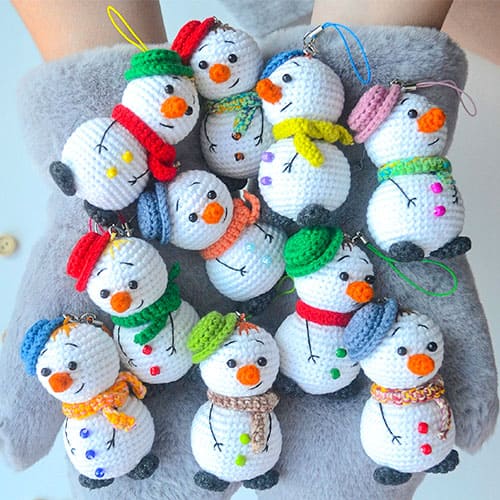 Free Crochet Snowman Keychain Pattern