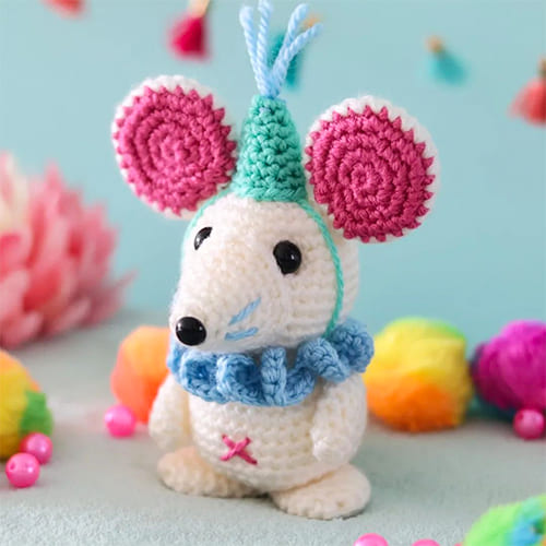 Birthday Party Crochet Mouse Free Amigurumi Pattern
