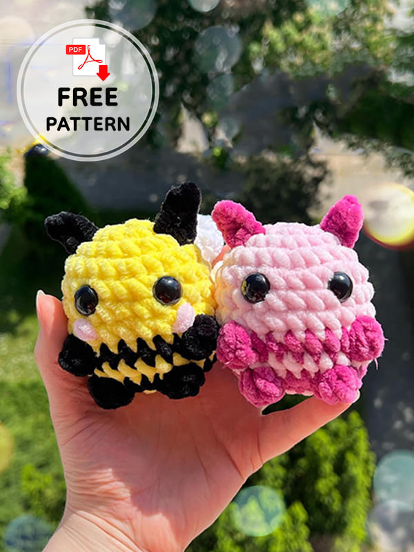 Plushie Crochet Bumble Bee Keychain Free Pattern (2)