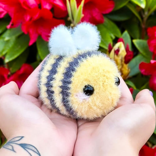 free crochet bumble bee pattern