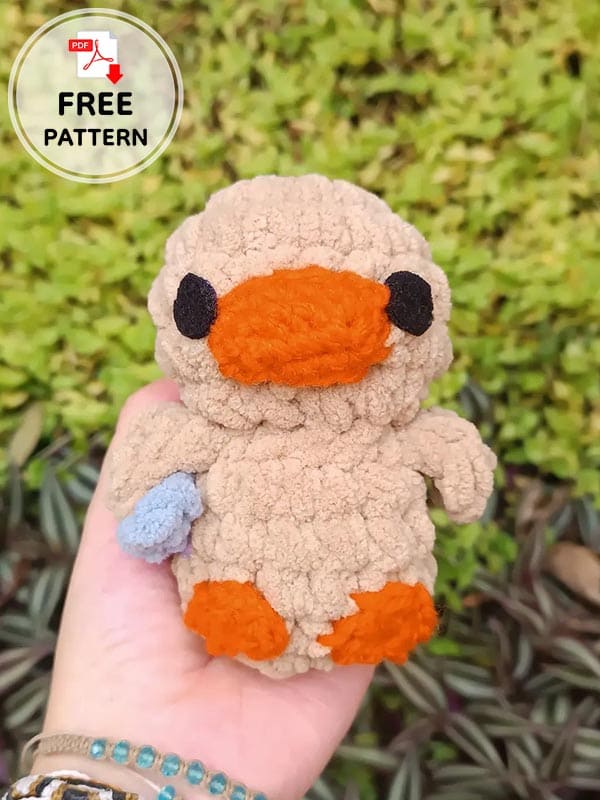 Free crochet duck keychain pattern (3)