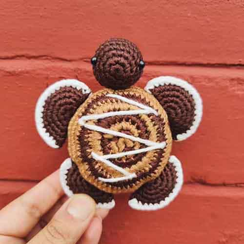 Cinnamon Roll Crochet Turtle Free Amigurumi Pattern