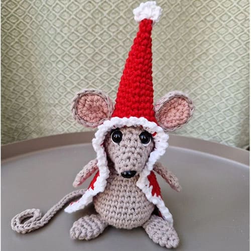 free crochet christmas mouse pattern