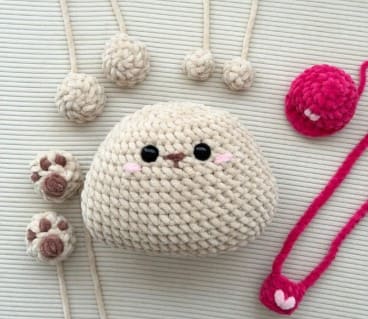 valentine’s-day-small-crochet-teddy-bear-finished-teddy-bear